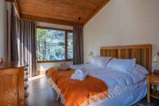 Apartamento em San Carlos de Bariloche - 4/5 Pax  LENGA  2D- Apartamento com Vista Lago, Piscina e Jacuzzi