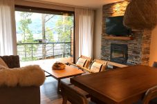 Apartamento em San Carlos de Bariloche - 4 Pax  LENGA  1D- Apartamento Piscina Incrível + Vista Lago