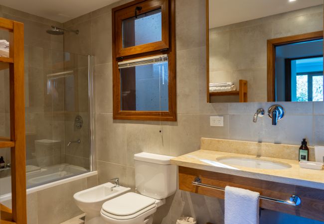 Apartment in San Carlos de Bariloche - ARRAYAN -1 A Stylish apartment with lake views  Apartment in San Carlos de Bariloche - ARRAYAN -1 A Stylish apartment with lake views