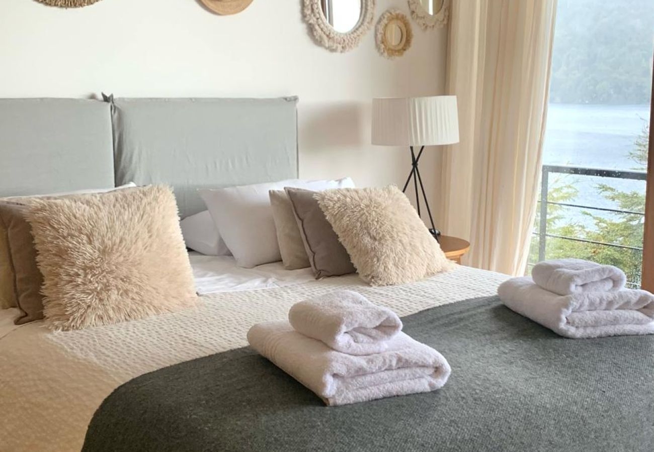 Studio in San Carlos de Bariloche - ARRAYAN PB B Studio with Panoramic Lake View Studio in San Carlos de Bariloche - ARRAYAN PB B Studio with Panoramic Lake View